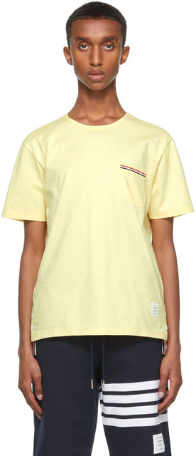 Thom Browne Yellow Jersey Striped Chest Pocket T-Shirt - T-shirt de poche poitrine à rayures de Jersey jaune Thom Browne - Thom Browne 옐로우 저지 스트라이프 가슴 주머니 티셔츠