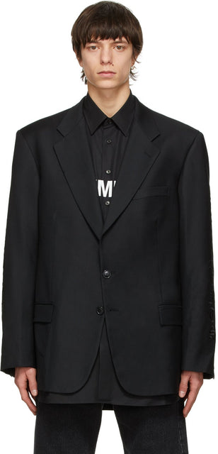 VETEMENTS Black Gothic Logo Tailored Blazer - Vetements Black Gothic Logo sur mesure Blazer - vetements 검은 고딕 로고 맞춤 블레이저