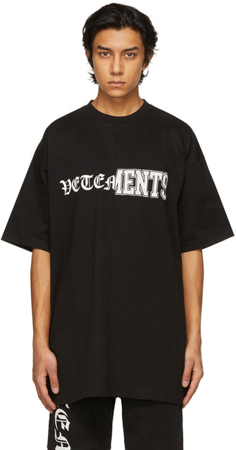 VETEMENTS Black Vertical Cut-Up Logo T-Shirt - T-shirt de logo découpé vertical noir - vetements 검은 수직 컷 - 업 로고 티셔츠