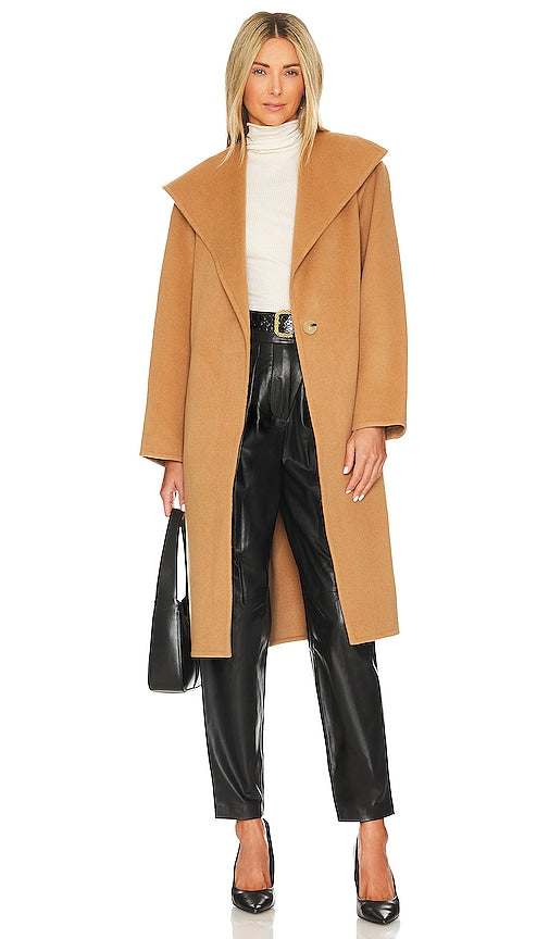 Vince Belted Drape Neck Coat in Tan Vince coule de cou de drapée ceinturé dans le bronzage Vince腰带棕褐色的垂悬颈外套