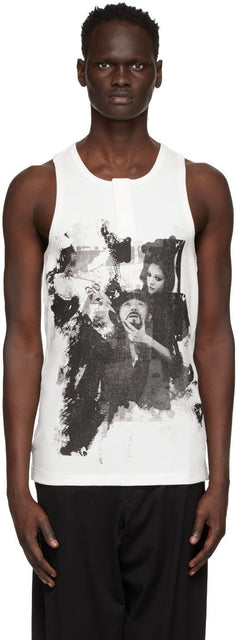 Yohji Yamamoto White This Man Print Henley Tank Top - Yohji Yamamoto White Cet homme Imprimer Henley Débardeur - Yohji Yamamoto White이 남자는 헨리 탱크 탑을 인쇄합니다