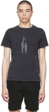 Remi Relief Black 'Give Peace' Graphic T-Shirt - Remi Soulagement Black 'Donner la paix' T-shirt graphique - Remi 릴리프 블랙 '평화'그래픽 티셔츠 제공