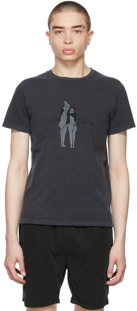 Remi Relief Black 'Give Peace' Graphic T-Shirt - Remi Soulagement Black 'Donner la paix' T-shirt graphique - Remi 릴리프 블랙 '평화'그래픽 티셔츠 제공
