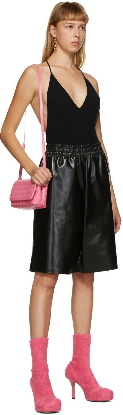 Bottega Veneta Black Leather Shiny Shorts - Short brillant en cuir noir Bottega Veneta - Bottega Veneta 검은 가죽 반짝 반짝입니다