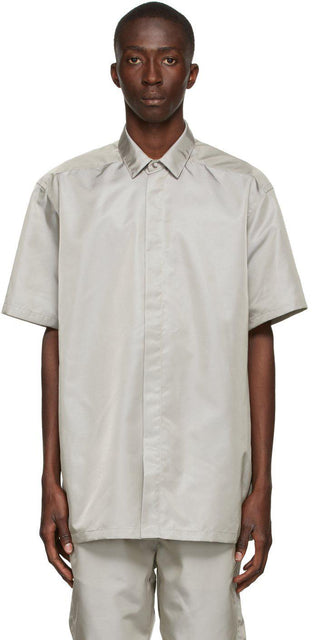 Fear of God Grey Nylon Short Sleeve Shirt - Peur de la chemise à manches courtes en nylon gris de Dieu - 하나님의 두려움 그레이 나일론 짧은 소매 셔츠