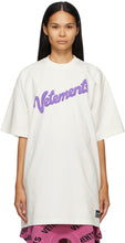 VETEMENTS Off-White Sweet Logo T-Shirt - T-shirt de logo douce blanc cassé - vetements 오프 화이트 스위트 로고 티셔츠