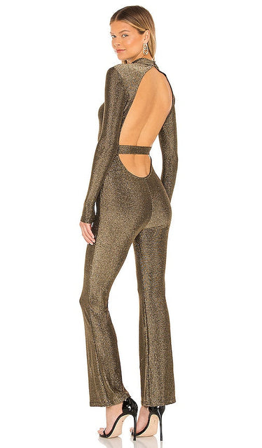 superdown Nissa Open Back Jumpsuit in Metallic Gold Superdown Nissa Open Back Jumps Suit en or métallique Superdown Nissa Open Back Remnsuit穿着金属黄金