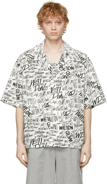 We11done White Allover Logo Short Sleeve Shirt - We11done White Allerver Logo Shirt à manches courtes - We11done 화이트니다 겨우 로고 짧은 소매 셔츠