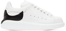 Alexander McQueen White Dropped Heel Counter Oversized Sneakers - Alexander McQueen White Halkers Baskets surdimensionnés surdimensionnés - Alexander McQueen White는 오븐 카운터 대형 스니커즈를 떨어 뜨렸습니다