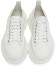 Alexander McQueen White Tread Slick Platform Low Sneakers - Alexander McQueen White White Bande Slick Plate-forme basse basse basse - Alexander McQueen 화이트 트레드 슬릭 플랫폼 낮은 스니커즈
